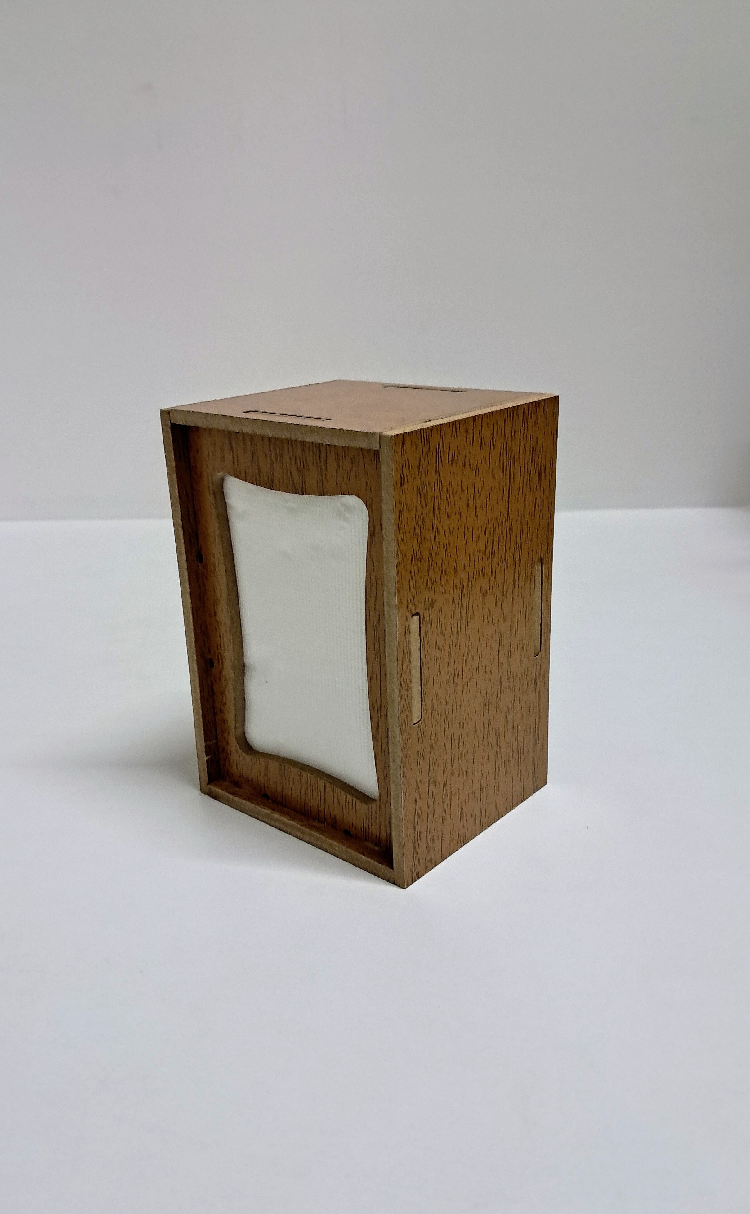 LİVABORD AHŞAP DİSPENSER DİKEY PEÇETELİK LBPCT010