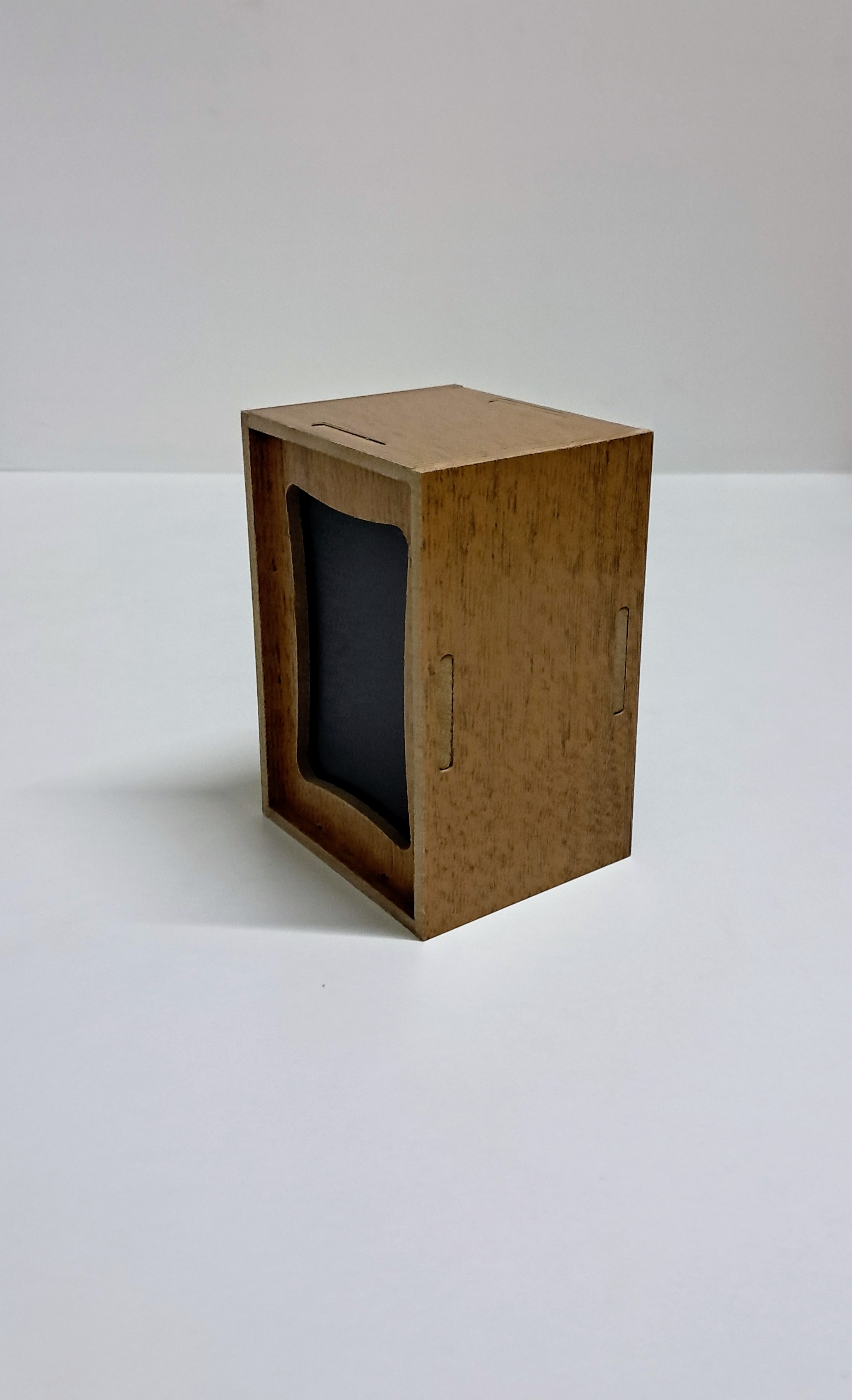 LİVABORD AHŞAP DİSPENSER DİKEY PEÇETELİK LBPCT010