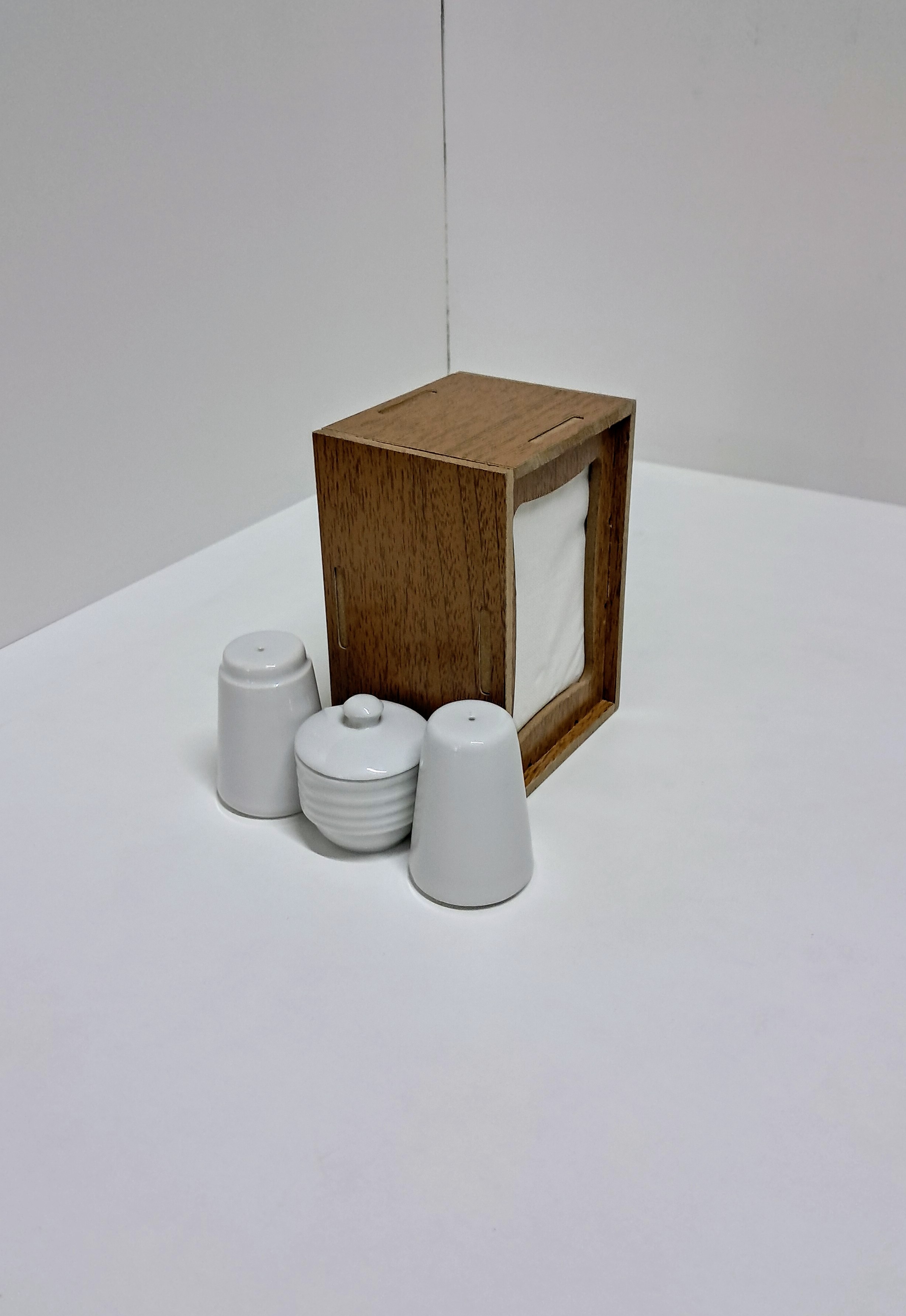 LİVABORD AHŞAP DİSPENSER DİKEY PEÇETELİK LBPCT010